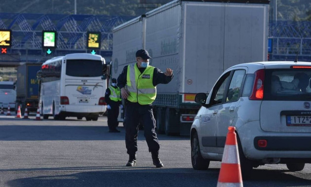 Μετακίνηση εκτός νομού: Τι ισχύει με τα νέα μέτρα - Ποιοι μπορούν να κυκλοφορήσουν