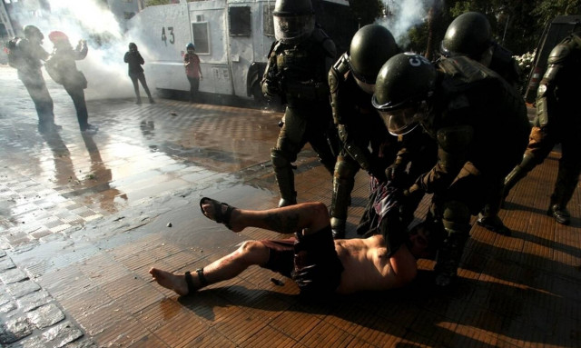 Χιλή: Συνελήφθη ο αστυνομικός που σκότωσε καλλιτέχνη του δρόμου με αποτέλεσμα να ξεσπάσουν ταραχές