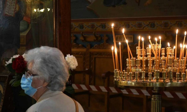 Θεσσαλονίκη: «Βαρύ» πρόστιμο σε δύο ιερείς - Για λειτουργία παρουσία πιστών 