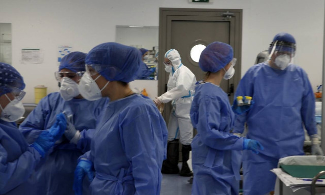 Κρούσματα σήμερα: 733 νέα ανακοίνωσε ο ΕΟΔΥ - 21 θάνατοι σε 24 ώρες, 262 διασωληνωμένοι