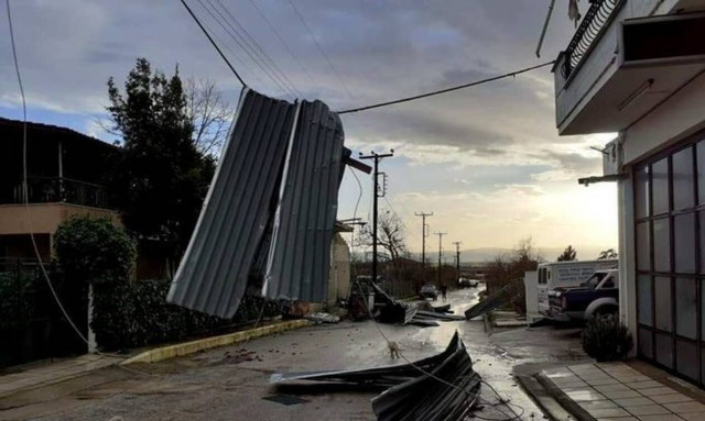 Ανεμοστρόβιλος «σάρωσε» χωριά στις Σέρρες - Άφησε πίσω του καταστροφές