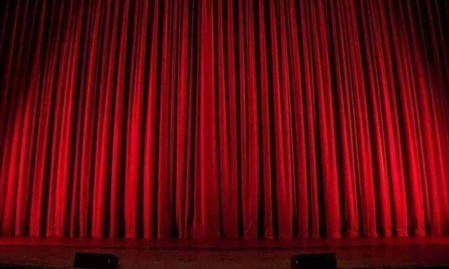 Αυτεπάγγελτη παρέμβαση της Εισαγγελίας ζητά ο ηθοποιός που καταγγέλλει σκηνοθέτη