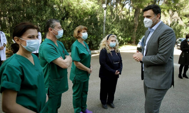 Κορονοϊός: Έρχεται το τρίτο κύμα - Γεμίζει μια ολόκληρη μονάδα ΜΕΘ την ημέρα 