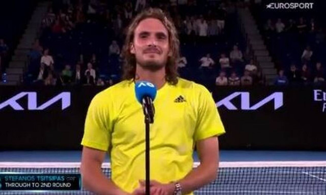 Ένα ολόκληρο γήπεδο γιούχαρε τον Τσιτσιπά – Τι προκάλεσε την οργή των οπαδών 