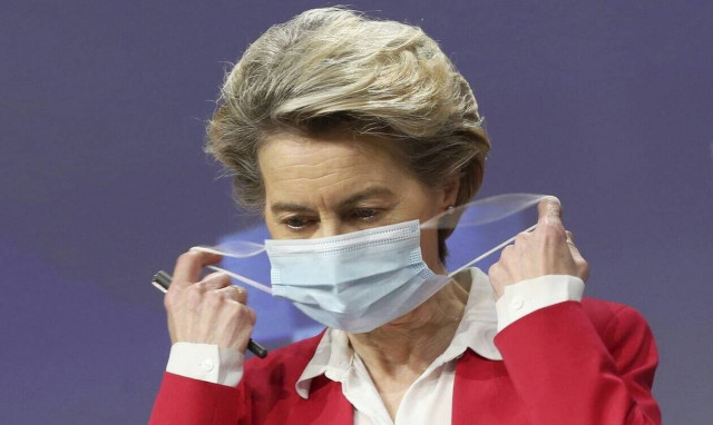 Κορονοϊός - Παραδοχή από την Κομισιόν: Αργήσαμε με τις εγκρίσεις εμβολίων