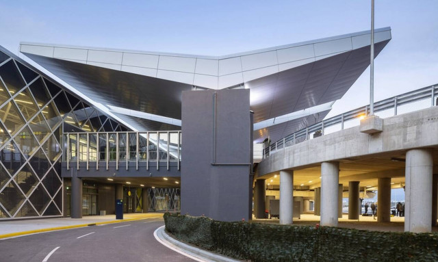 Θεσσαλονίκη: Νέο «πρόσωπο» απέκτησε το αεροδρόμιο «Μακεδονία» (pics)