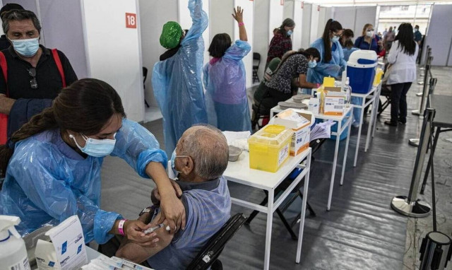 Κορoνοϊός: Προσοχή! Δείτε ποιοι πολίτες 60-64 ετών δεν θα λάβουν sms για εμβολιασμό