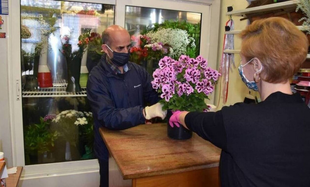 Ανθοπωλεία: Πότε θα είναι ανοιχτά στην Αττική