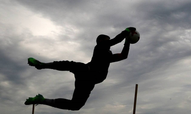 Επίθεση σε νεαρό τερματοφύλακα – Τον λήστεψαν και τον τραυμάτισαν σοβαρά (photo)