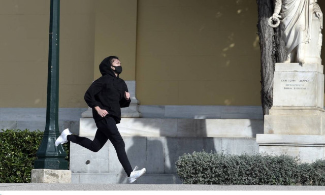 Κρούσματα σήμερα: Lockdown για να μην ξεπεράσουμε τις 2.000 μολύνσεις