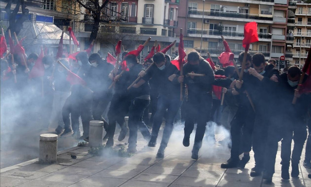 Πανεκπαιδευτικό συλλαλητήριο: Σε 52 προσαγωγές προχώρησε η ΕΛ.ΑΣ. - Τρεις τραυματισμοί