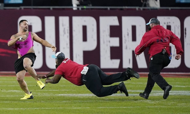 ΗΠΑ: Πόνταρε την εισβολή του στο Super Bowl! - Πλούτισε κατά 374.000 δολάρια! (photos+videos)