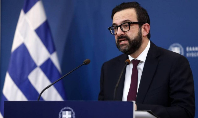 Gov't spokesperson Tarantilis accuses main opposition leader Tsipras of irresponsibility	