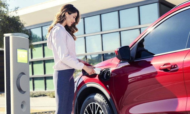  Ποια ήταν τα πιο δημοφιλή ηλεκτρικά και plug-in υβριδικά στην Ελλάδα το 2020;