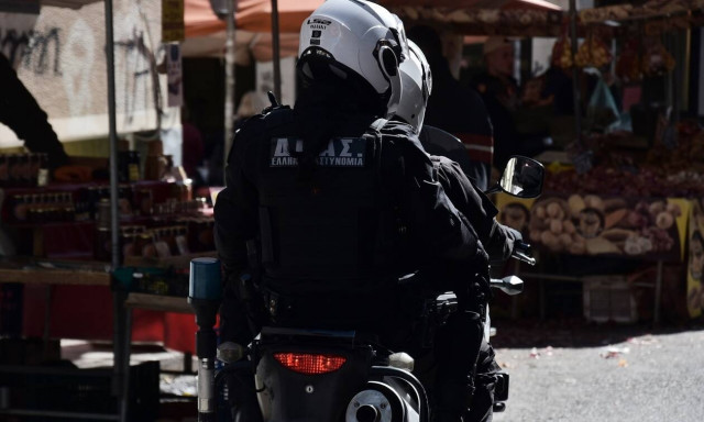 Ληστές ανατίναξαν ΑΤΜ και πυροβόλησαν αστυνομικούς στον Κηφισό 