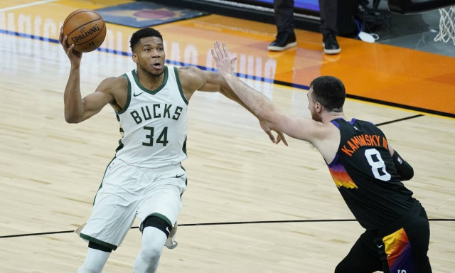 Γιάννης Αντετοκούνμπο: Φοβερή εμφάνιση με 47 πόντους αλλά… ήττα για τους Μπακς