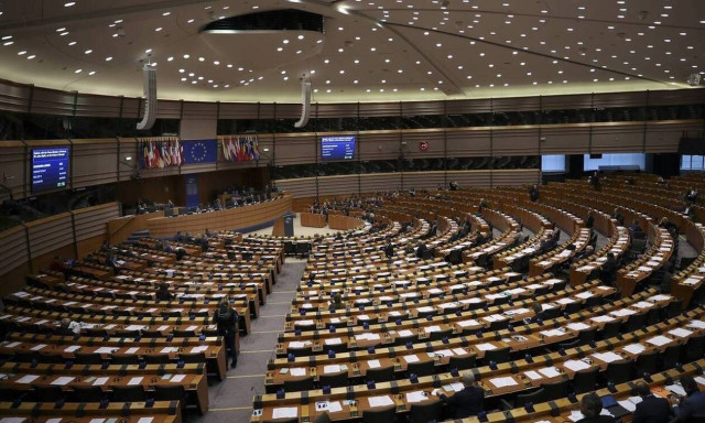 Ευρωβαρόμετρο: Απαισιόδοξοι οι Έλληνες για την οικονομία, υψηλές προσδοκίες για το Ταμείο Ανάκαμψης