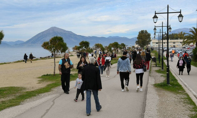Lockdown σε Αχαΐα, Ρέθυμνο, Εύβοια εισηγούνται οι λοιμωξιολόγοι - Αυξημένη επιτήρηση στη Θεσσαλονίκη
