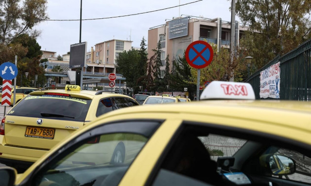 ΠΟΕΙΑΤΑ: Σε κατάσταση ασφυξίας ο κλάδος των ταξί - Η Ευρωπαϊκή Επιτροπή μερίμνησε, η Κυβέρνηση πότε;