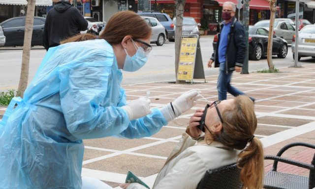 Doctors concerned about rate of Covid-19 hospital admissions; Attica ICU bed occupancy at 83 pct	