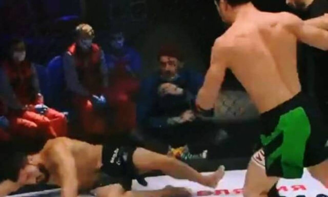 Θα σας αφήσει... άφωνους! Ίσως το κορυφαίο νοκ άουτ που έχουμε δει (video)