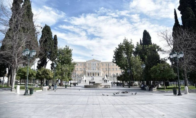 Κορονοϊός: Διασωληνωμένοι και κακοκαιρία ανησυχούν τους ειδικούς - Τι εξετάζεται για την Αττική