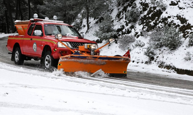 Κακοκαιρία Μήδεια: Σαρώνει τη Βόρεια Ελλάδα με πυκνές χιονοπτώσεις - Πώς θα κινηθεί το πολικό ψύχος
