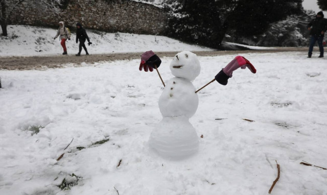 Κακοκαιρία «Μήδεια»: Έρχονται χιόνια στην Αθήνα - Θα το «στρώσει» στα βόρεια (video)