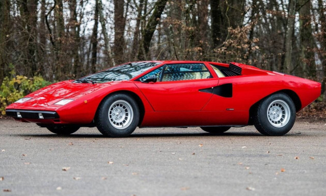 Σε ποιον διάσημο ανήκε αυτή η εντυπωσιακή και σπανιότατη Lamborghini Countach Periscopio;