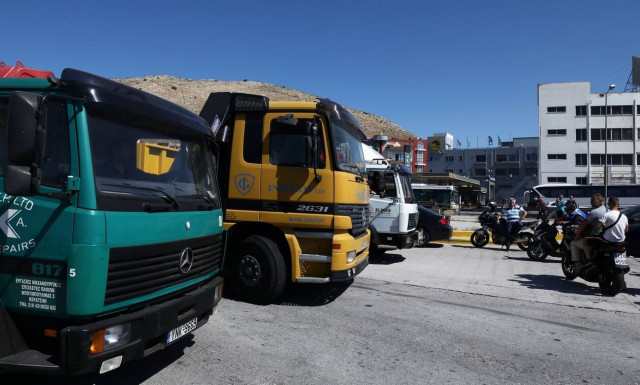 Meeting at civil protection HQ bans circulation of trucks between Larisa-Athens	