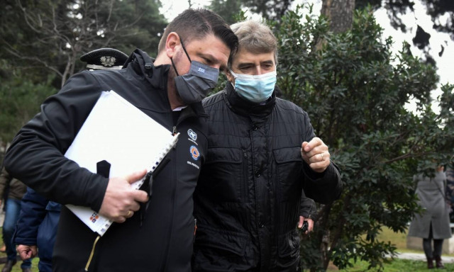 Ολοκληρώθηκε η έκτακτη σύσκεψη στην Πολιτική Προστασία - «Θα δοκιμαστούμε» δήλωσε ο Χρυσοχοΐδης