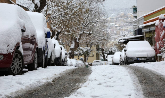 Σαρωτικό το πέρασμα της Μήδειας στη Βόρεια Ελλάδα: Κλειστοί δρόμοι, σχολεία και πολικές θερμοκρασίες