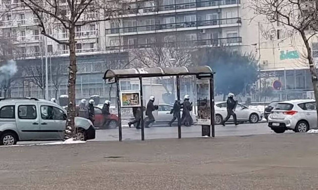 Ένταση στις συγκεντρώσεις κατά του lockdown στην Θεσσαλονίκη - Πορείες σε Πάτρα και Ζάκυνθο