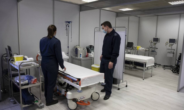 Greece registers 698 new coronavirus cases on Monday, 26 fatalities; 299 in ICUs