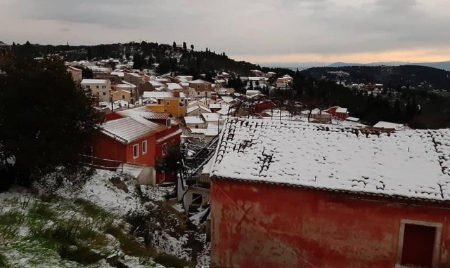 Κακοκαιρία «Μήδεια» - Κέρκυρα: Στα «λευκά» ντύθηκαν πολλές περιοχές του νησιού	