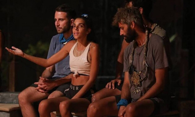 Survivor: Ο Αλέξης επιτίθεται στην Άννα Μαρία και εκείνη ξεσπά σε κλάματα on camera