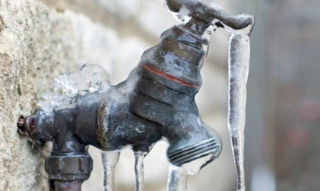 Κακοκαιρία «Μήδεια»: Έτσι δεν θα παγώσουν τα υδραυλικά - Τι να προσέξετε