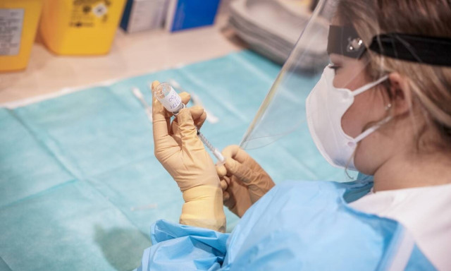 Συναγερμός στην ΕΕ: Απατεώνες προσπαθούν να πουλήσουν πλαστά εμβόλια σε κυβερνήσεις