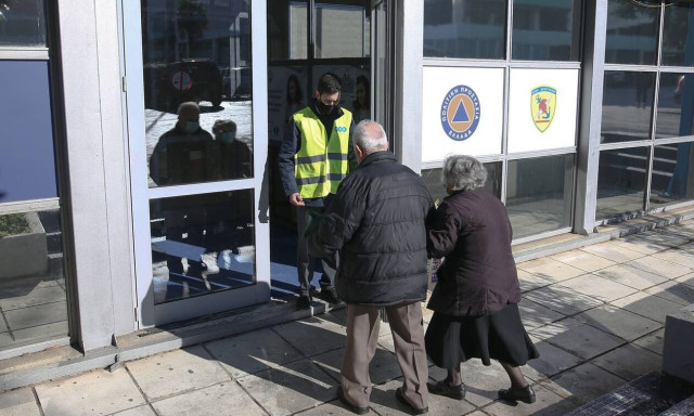 Εμβολιασμός: Αναβολή λόγω χιονιά μέχρι τις 10:30 - Τι θα γίνει με τα ραντεβού