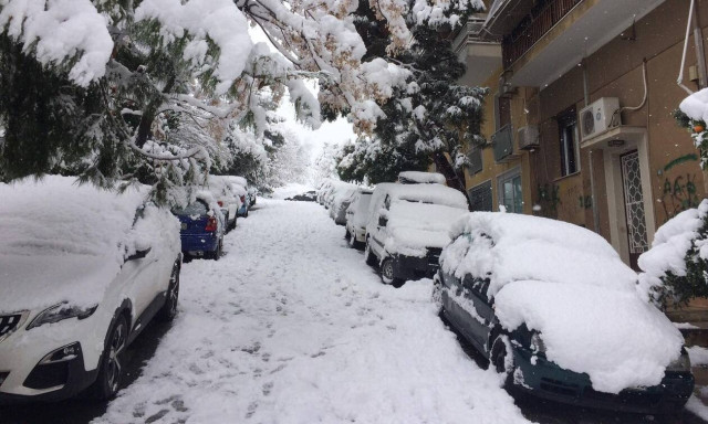 Snowfall in the regions of Attica, Evia, Cyclades and Crete to continue until Wednesday morning