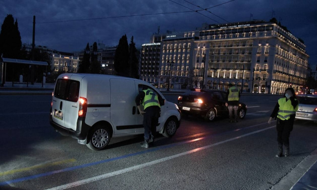 Lockdown: Γιατί ζητά παράταση μιας εβδομάδας ο καθηγητής Σαρηγιάννης αν και προβλέπει αποκλιμάκωση