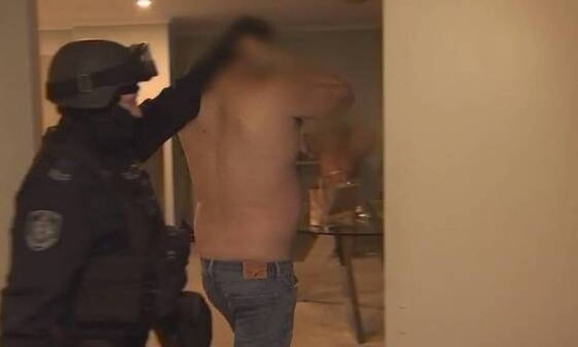 Σοκ! Ολυμπιονίκης συνελήφθη ως επικεφαλής κυκλώματος ναρκωτικών - Η στιγμή της σύλληψης (video)