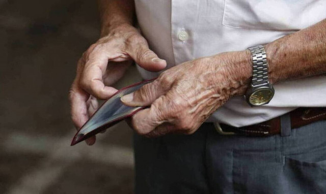 Συντάξεις: Ποιοι έχουν δικαίωμα στην «προκαταβολή σύνταξης» - Πότε και πόσα θα πάρουν 