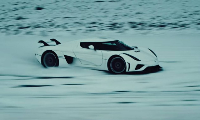 Δείτε το hypercar Koenigsegg Regera να «ζωγραφίζει» στο χιόνι