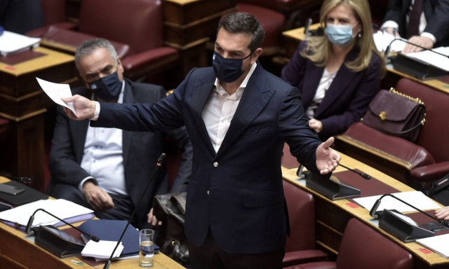 Τσίπρας: Το κράτος παρέλυσε από την κακοκαιρία και η κυβέρνηση κάνει δώρο στους καναλάρχες