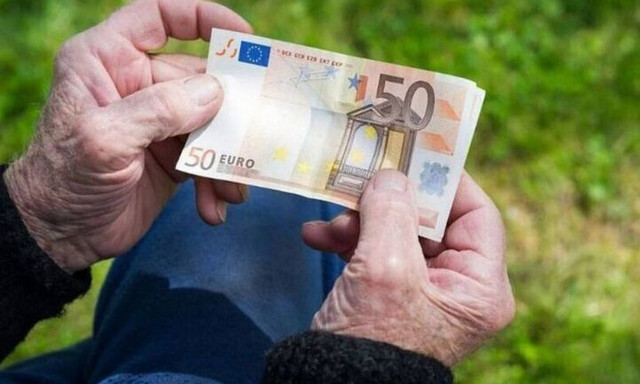 Συντάξεις Μαρτίου: Πότε θα πιστωθούν στους λογαριασμούς των δικαιούχων - Δείτε αναλυτικά