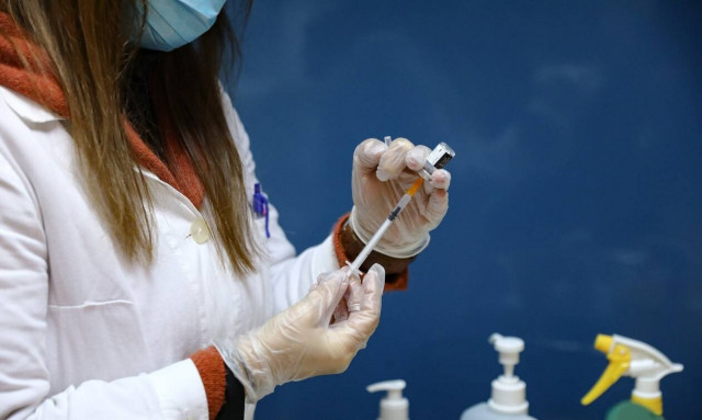 Αποκάλυψη από  Βατόπουλο: Φτιάχνεται «υπερεμβόλιο» κατά των μεταλλάξεων 