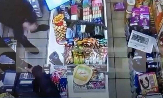 Θεσσαλονίκη: Βίντεο ντοκουμέντο από την ένοπλη ληστεία σε ψιλικατζίδικο