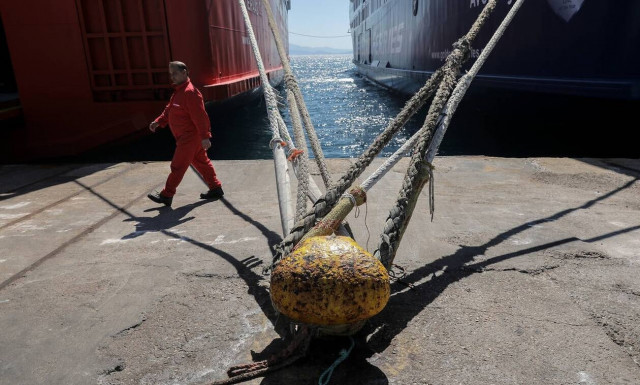 Aπεργία ναυτεργατών: Δεμένα τα πλοία στα λιμάνια Τρίτη και Τετάρτη