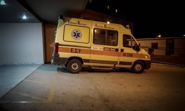 Παραλίγο τραγωδία στη Λαμία: 45χρονη κόντεψε να χάσει τη ζωή της από μαγκάλι